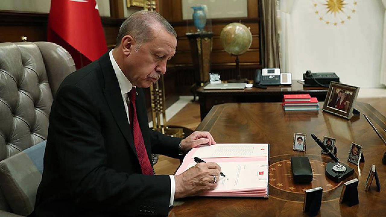 Kapak görseli: Resmi Gazete'de Yayımlandı! 15 Temmuz'da Savunma Sekteriydi... Hapis Cezası Kaldırıldı
