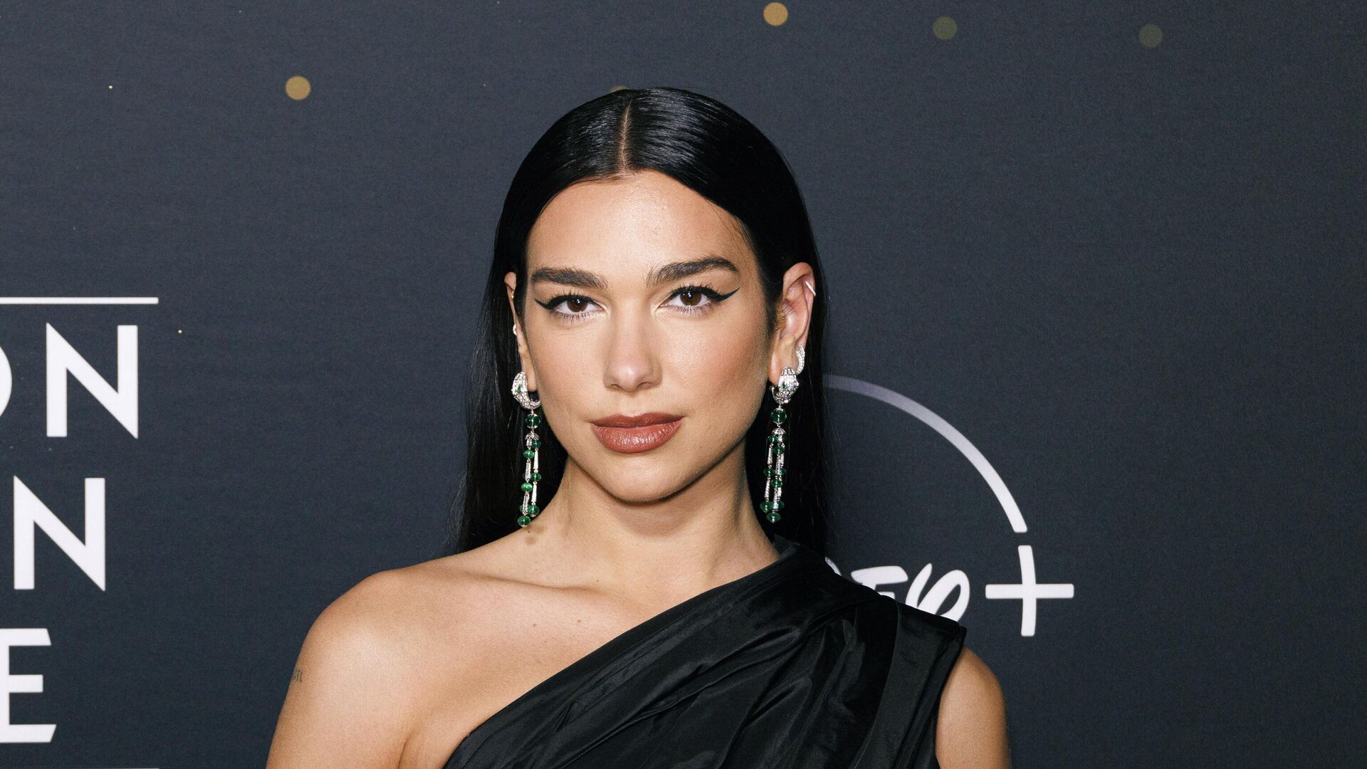 Dua Lipa kimdir? Dua Lipa kaç yaşında, nereli, burcu ne? İşte hayatı ve müzik kariyeri